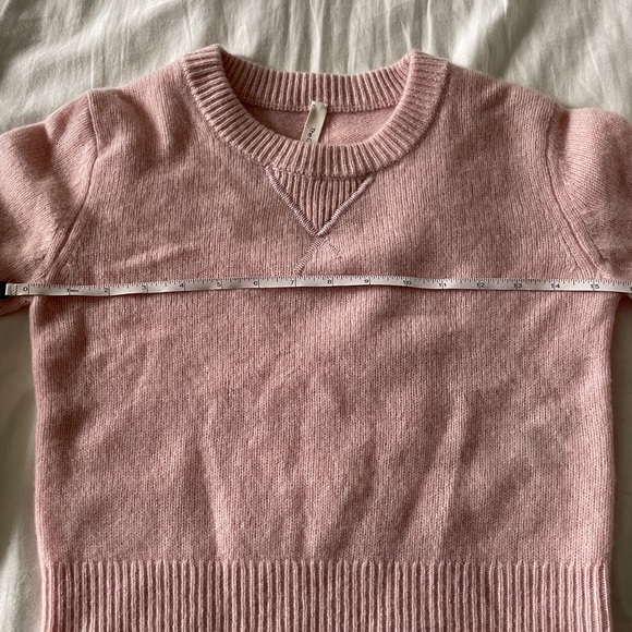 Aritzia Babaton Soft Pink cashmere Crew Neck Sweater xxs - Picture 4 of 6
